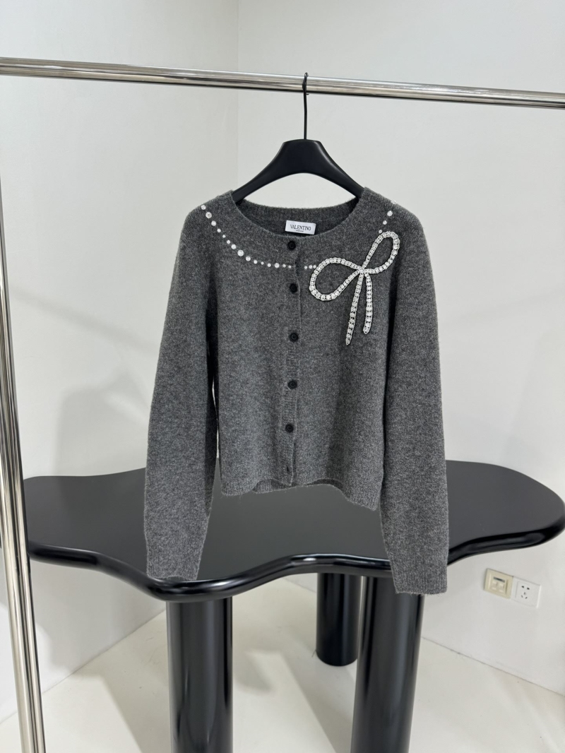Va1e*ntin0 sweater